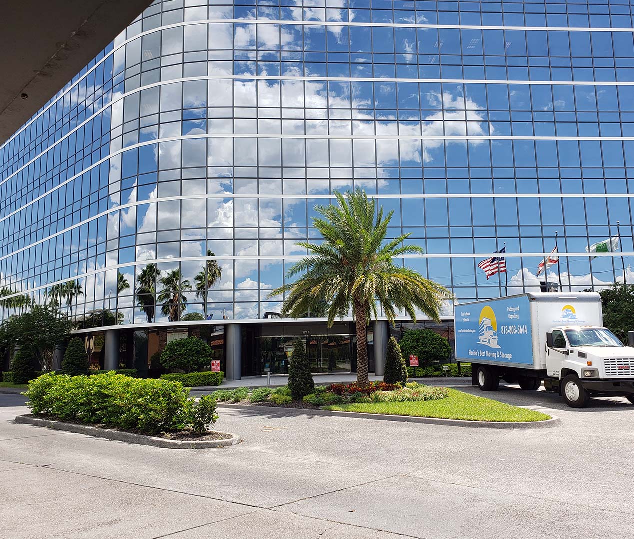 Best Moving Tampa Bay - Florida's Best Moving and Storage Tampa Bay - Commercial Moving Image